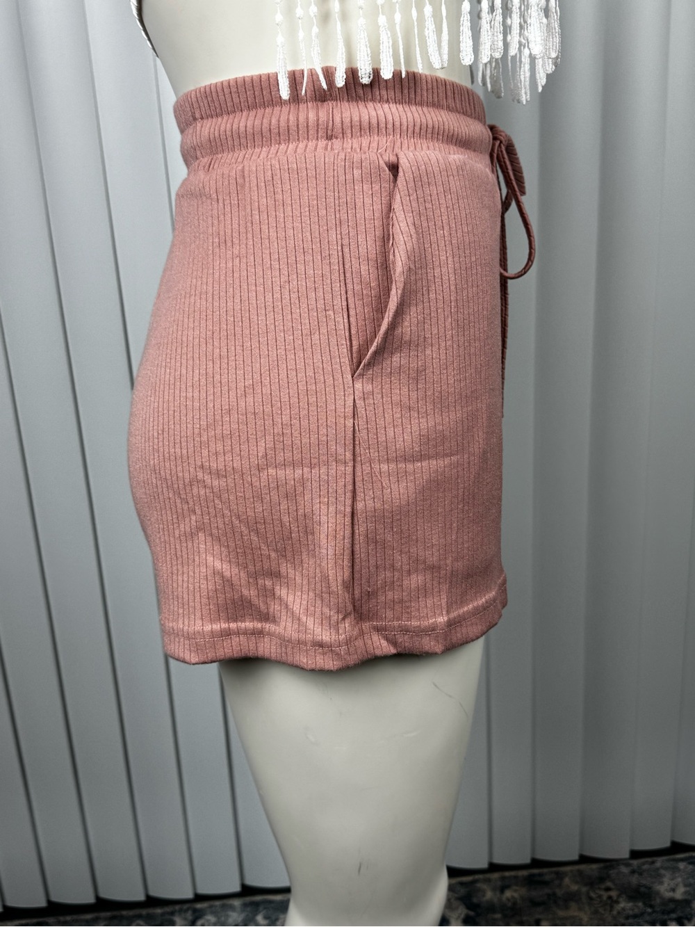 Lost + Wander NWT Ribbed Lounge Shorts Dusty Rose Drawstring Pockets XS - Picture 3 of 8